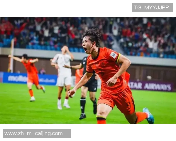中国男足迎战日本队力争胜利展现团队精神与拼搏决心